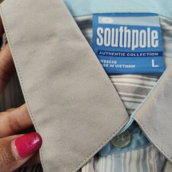 Southpole Button Up Casual Shirt Men Size L White Blue Gray Stripe Short Sleeve - Picture 8 of 8
